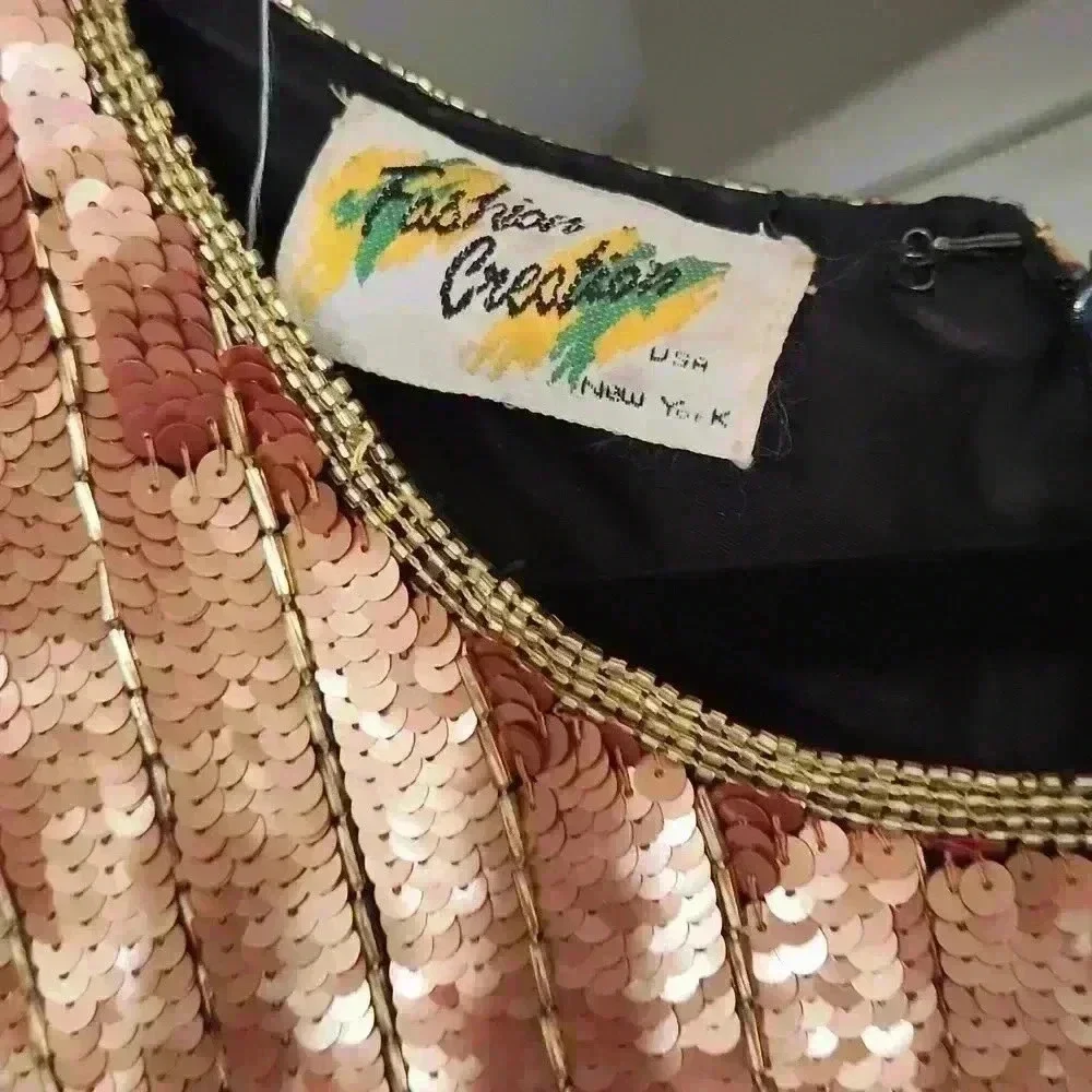 Vintage Fashion CreationFleur-de-lis Beaded Dress - Picture 5 of 9